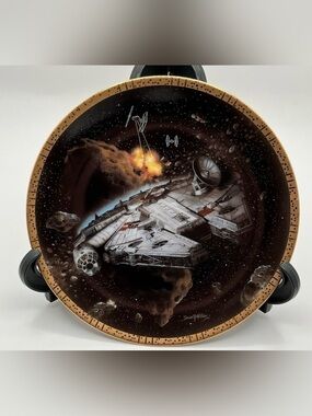 The Hamilton Collection-The Millennium Falcon from the Star Wars Space Vehicles